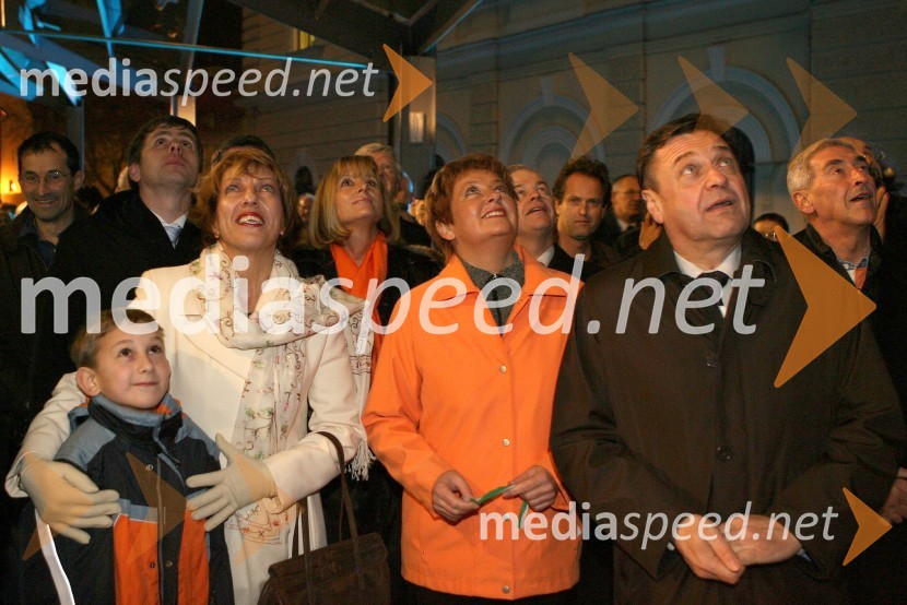 ..., Viktorija Potočnik, nekdanja Ljubljanska županja, Danica Simšič, nekdanja Ljubljanska županja in Zoran Jankovič, župan mestne občine LjubljanaOtvoritev tirne vzpenjače na Ljubljanski grad