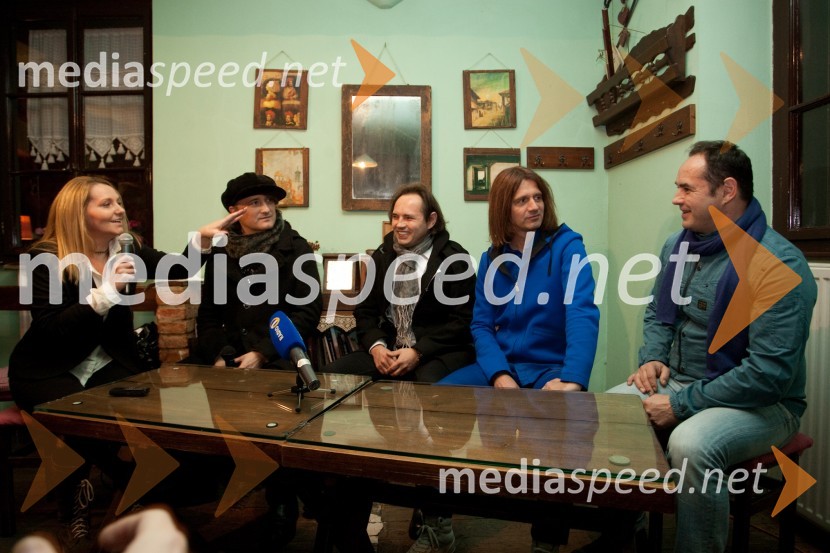 Aida Kurtovič, glasbena urednica Val 202; Plavi OrkestarPromocija novega albuma Sedam skupine Plavi Orkestar