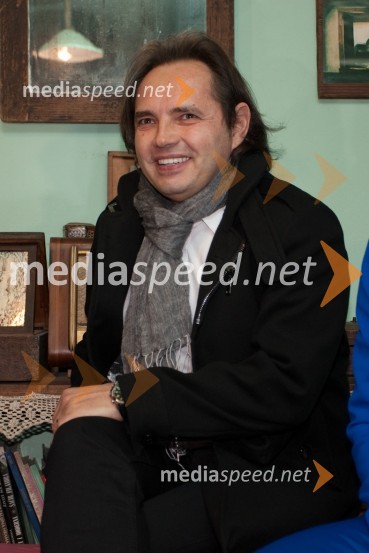 Samir Ćeremida - Ćera II, član skupine Plavi orkestarPromocija novega albuma Sedam skupine Plavi Orkestar