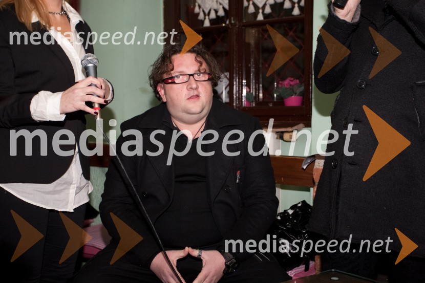 Haris Babič, lastnik okrepčevalnice HarambašaPromocija novega albuma Sedam skupine Plavi Orkestar