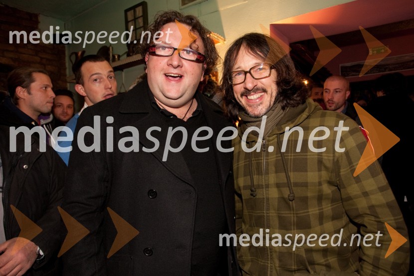 Haris Babič, lastnik okrepčevalnice Harambaša; Aljoša Rebolj, fotografPromocija novega albuma Sedam skupine Plavi Orkestar