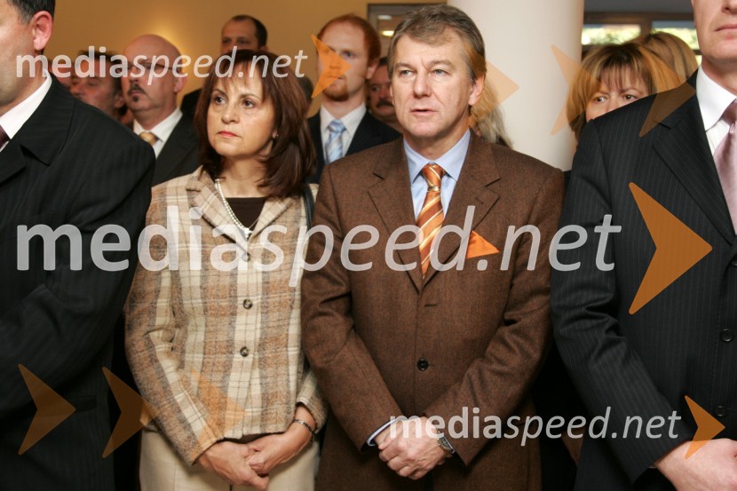 Davorin Kračun, nekdanji veleposlanik Slovenije v ZDA z ženo AndrejoOtvoritev hotela Bellevue na Pohorju