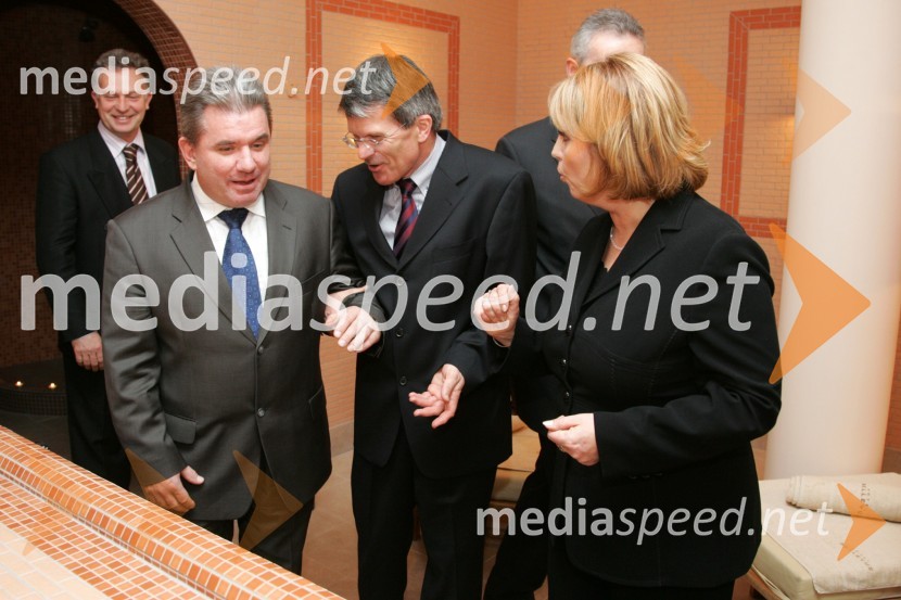 Zoran Bošković, predsednik nadzornega sveta Terme Maribor d.d., Andrej Vizjak, minister za gospodarstvo, Stanislav Valant, predsednik uprave NFD in Alenka Iskra, predsednica uprave Terme Maribor d.d.Otvoritev hotela Bellevue na Pohorju