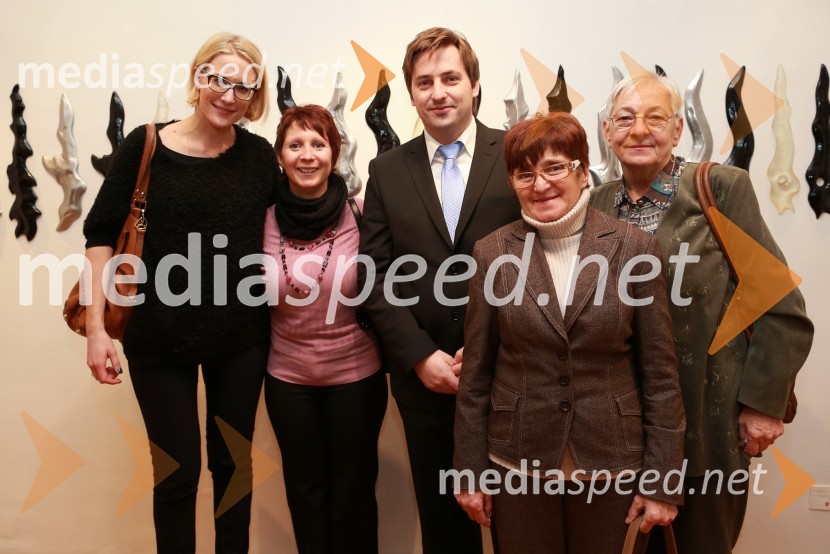 ...; ...; Mitja Horvat, župan občine Duplek;...; ...Predaja lesene modularne hiše Katji Koletnik in predstavitev del Alena Ožbolta na razstavi Dve strani dotika