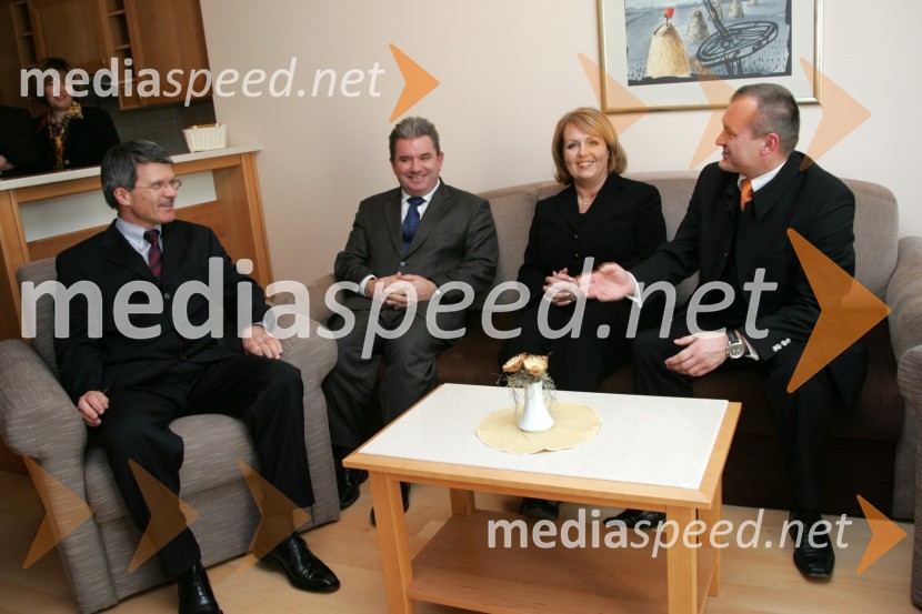 Stanislav Valant, predsednik uprave NFD, Andrej Vizjak, minister za gospodarstvo, Alenka Iskra, predsednica uprave Terme Maribor d.d. in Franc Kangler, mariborski županOtvoritev hotela Bellevue na Pohorju