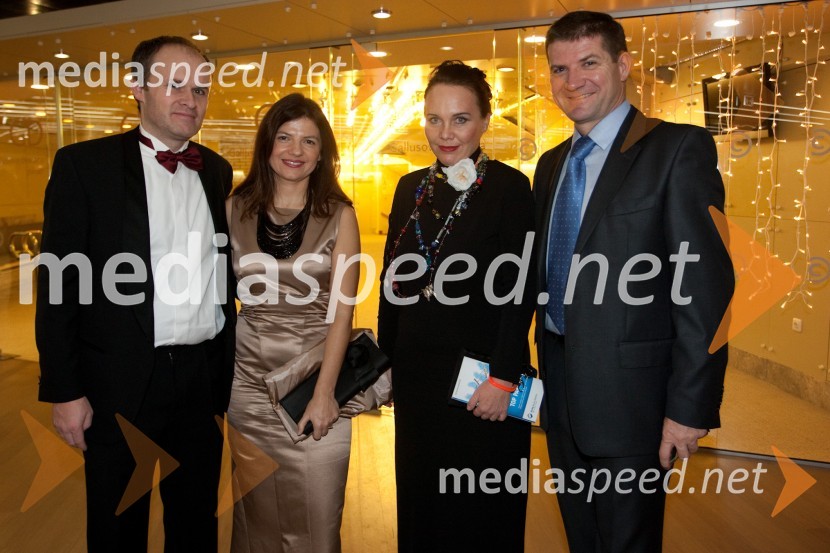 Gregor Šmuc, odgovoren za prodajo podjetjem pri Peugeot Slovenija d.o.o.; Sonja Šmuc, izvršna direktorica Združenja Manager; Mateja Turk; Dejan Turk, predsednik uprave Simobil d.d.20. Managerski koncert