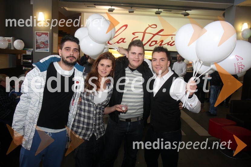 	 Jani Jugovič, tekmovalec v resničnostnem šovu Gostilna išče šefa; Teja Perjet, tekmovalka v resničnostnem šovu Gostilna išče šefa; Nik Kavčič, tekmovalec v resničnostnem šovu Gostilna išče šefa; Mišo StevanovičOtvoritev lokala La Storia v Planetu Tuš Maribor in druženje s tekmovalci iz šova Gostilna išče šefa