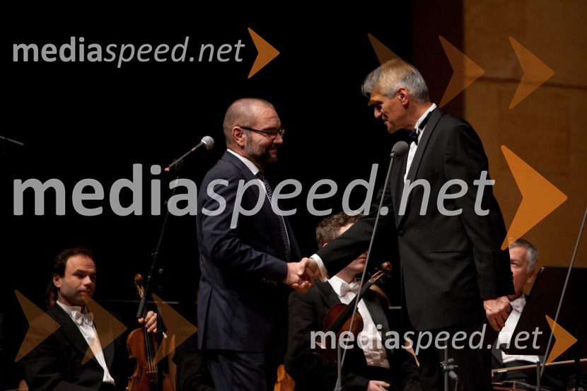 Vojmir Urlep, predsednik uprave Leka in Manager leta 2012; Slobodan Sibinčič, predsednik uprav GV skupine in predsednik sveta Managerskih koncertov20. Managerski koncert