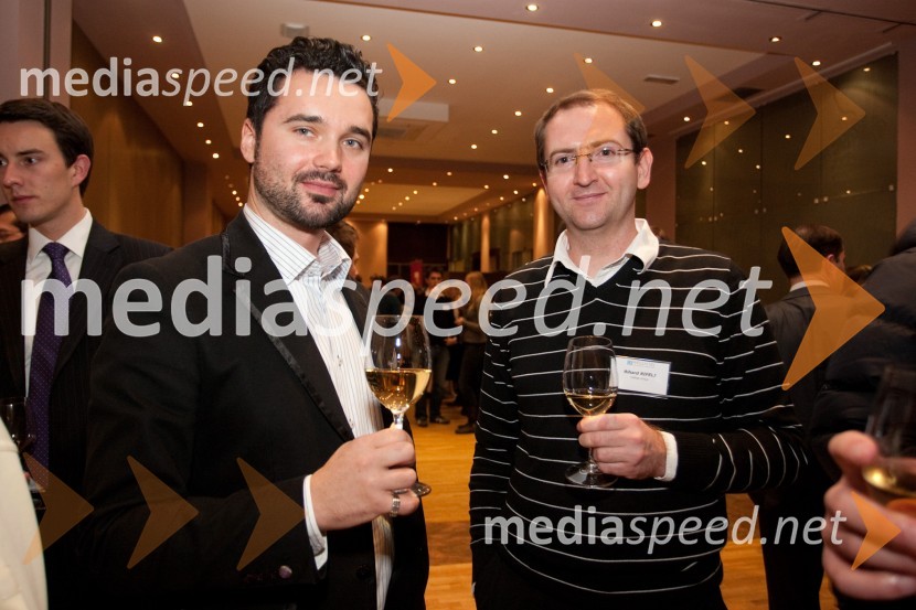 	Udeleženci konferenceMreža Idej, okrogla miza Slovenija 2013: Priložnosti in izzivi