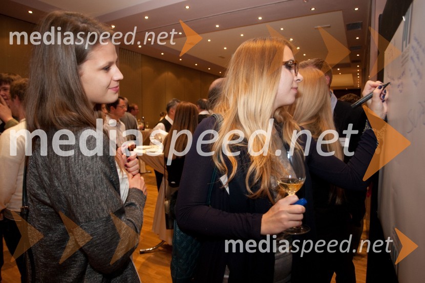 	Udeleženci konferenceMreža Idej, okrogla miza Slovenija 2013: Priložnosti in izzivi