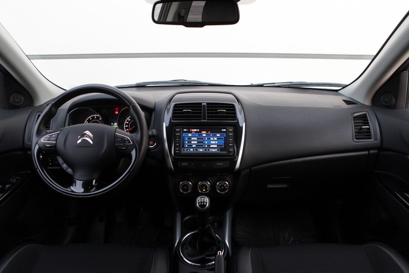 Citroen C4 Aircross notranjostCitroën C4 Aircross 1.6 16V Exclusive, mediaspeed test
