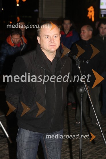	Franc Kangler, župan MOMOtvoritev krožišča na Titovi cesti v Mariboru in Fontane EPK 2012