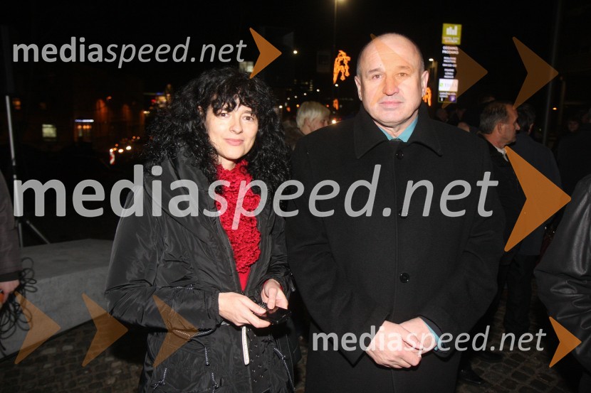 Nataša Matijevič, mestna svetnica MOM; Milan Mikl, podžupan MOMOtvoritev krožišča na Titovi cesti v Mariboru in Fontane EPK 2012