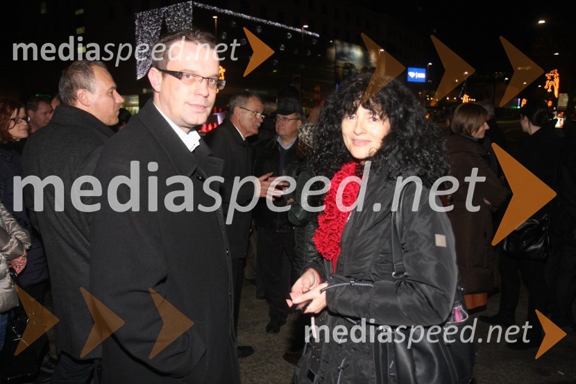Boštjan Viher, mestni svetnik;  	Nataša Matijevič, mestna svetnica MOMOtvoritev krožišča na Titovi cesti v Mariboru in Fontane EPK 2012