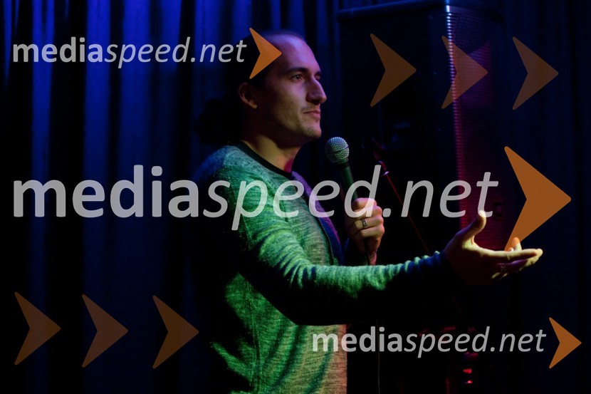 Vid Valič, stand up komikDobrodelni koncert Z dobro glasbo za lačne otroke in za boljšo družbo brez lačnih