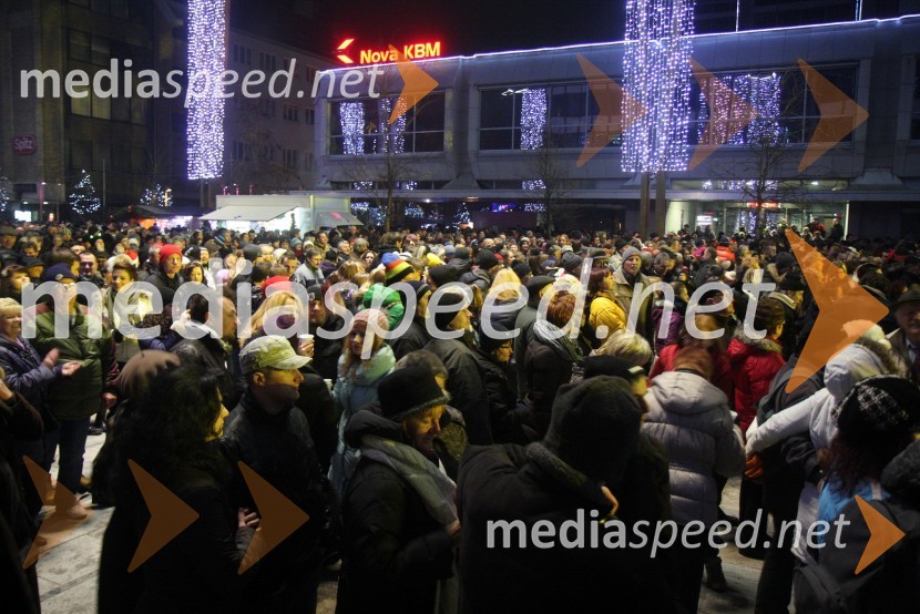 mediaspeed silvestrovanje na trgu leona Štuklja v mariboru