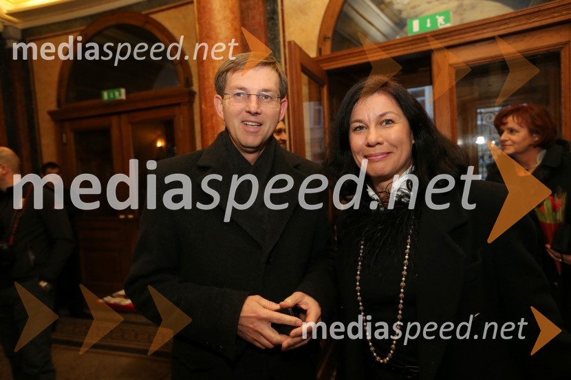 Dr. Miro Cerar, pravnik; Vesna ArnšekSlovenka leta 2012 je Urška Žolnir