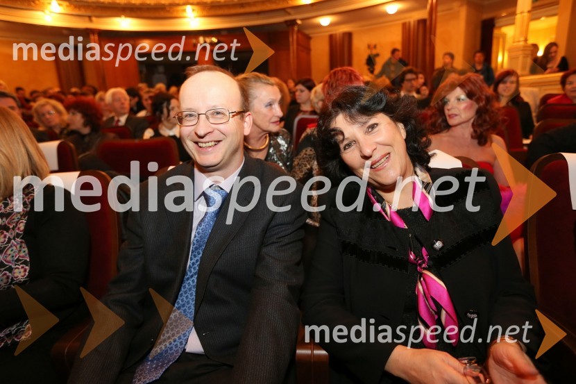 Pater Bogdan Knavs; mag. Lilijana Kornhauser Cerar, pediatrinja in Slovenka leta 2007Slovenka leta 2012 je Urška Žolnir