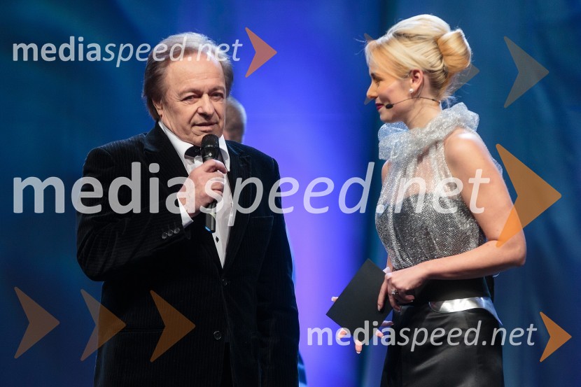 Alfi Nipič, pevec; Pia Pustovrh, voditeljicaKoncert ob 60 letnici delovanja ansambla Avsenik