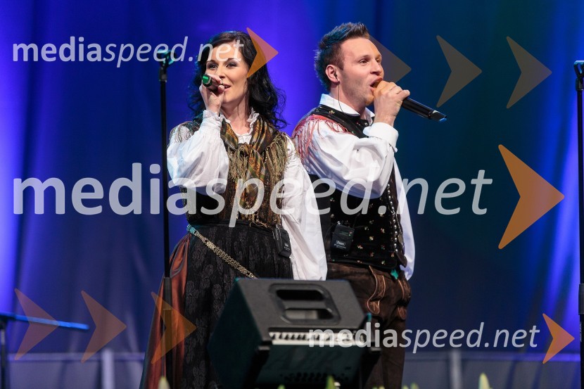 Člana ansambla Saša AvsenikaKoncert ob 60 letnici delovanja ansambla Avsenik