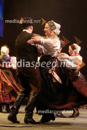 Folklorna skupina Iskra EmecoKoncert ob 60 letnici delovanja ansambla Avsenik