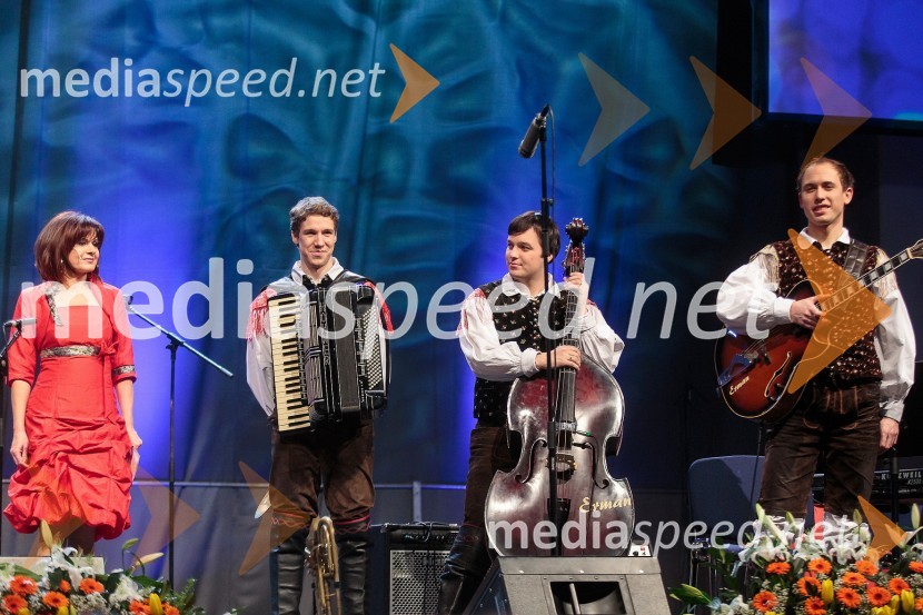 Simona Vodopivec; ansambel Saša AvsenikaKoncert ob 60 letnici delovanja ansambla Avsenik