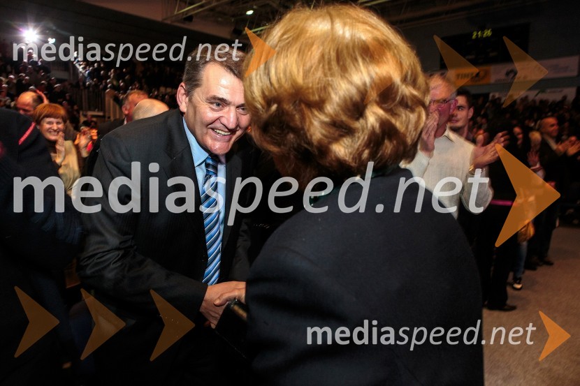 Stane Žagar, župan občine Medvode; Štefka KučanKoncert ob 60 letnici delovanja ansambla Avsenik