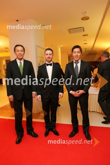 Hiroshi Nakagawa, izvršni direktor Summit Avto; Janez Jager, izvršni direktor za področje trženja in prodaje LifeClass; ...Summit avto, predstavitev novega avtomobila Range Rover
