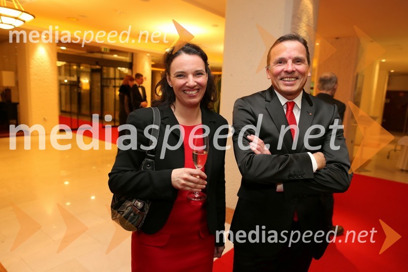 Tina Filipan, pomočnica direktorja Summit Leasing Slovenija; Mitja Otorepec, direktor Summit leasing SlovenijaSummit avto, predstavitev novega avtomobila Range Rover