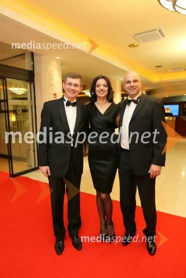 Martin Logar, direktor družbe Summit avto; Jelena Čerojiči; Berto ČerojičiSummit avto, predstavitev novega avtomobila Range Rover