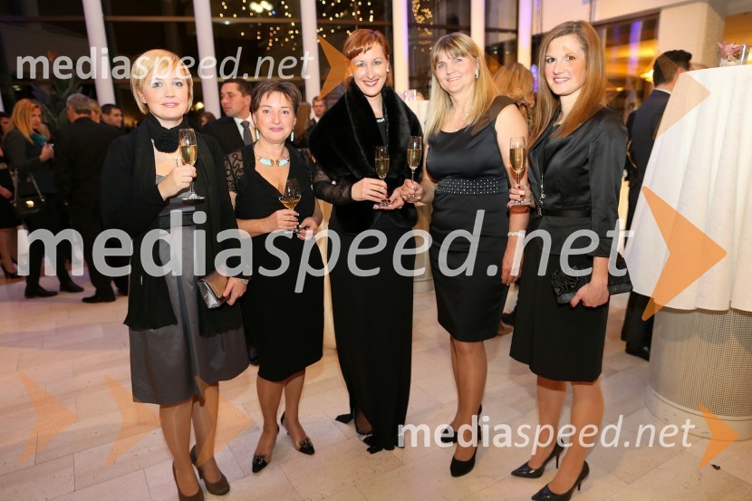 ...; ...; Maja Križmančič, izvršna direktorica za hotelsko operativo LifeClass; Ingrid Mahnič, predsednica Društva vinogradnikov Slovenske Istre in vinogradnica; ...Summit avto, predstavitev novega avtomobila Range Rover