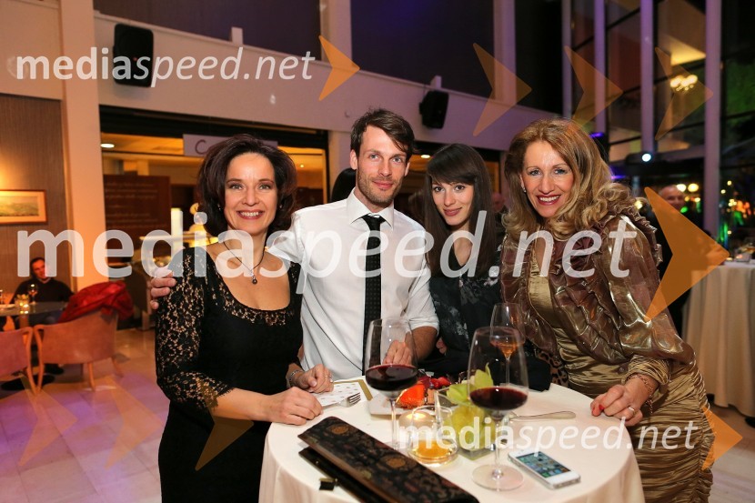 Mirjana Pelko; ...; ...; Carmen Dobnik, odvetnicaSummit avto, predstavitev novega avtomobila Range Rover
