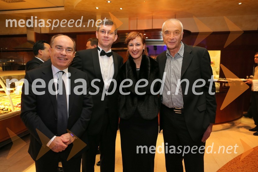 Marino Antolovič, glavni izvršni direktor LifeClass hotelov; Martin Logar, direktor družbe Summit avto; Maja Križmančič, izvršna direktorica za hotelsko operativo LifeClass;  Ivo Boscarol, PipistrelSummit avto, predstavitev novega avtomobila Range Rover