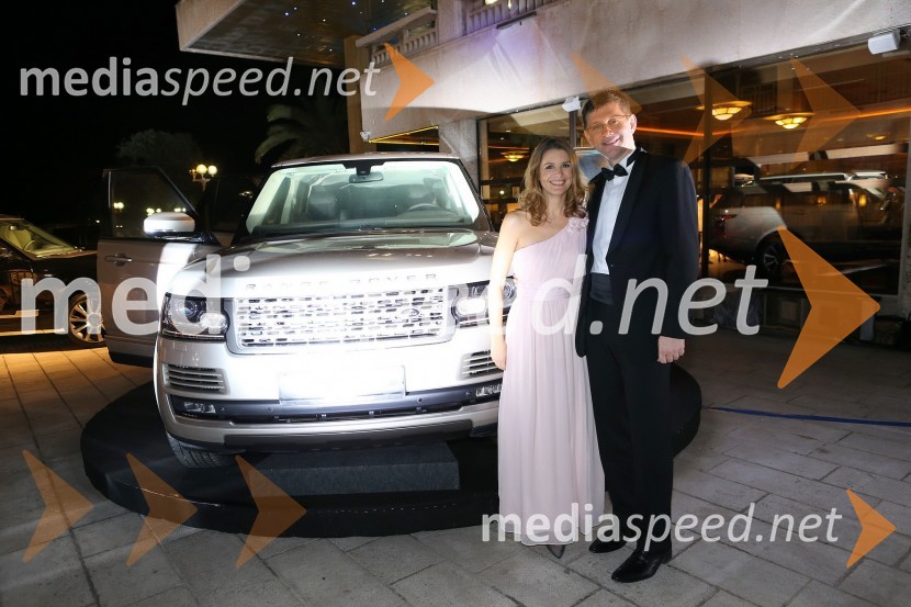 Bernarda Žarn, voditeljica; Martin Logar, direktor družbe Summit avtoSummit avto, predstavitev novega avtomobila Range Rover