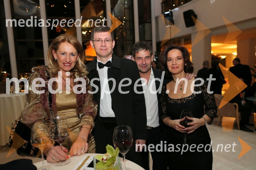 Carmen Dobnik, odvetnica; Martin Logar, direktor družbe Summit avto; Gorazd Šinik, fotograf; Mirjana PelkoSummit avto, predstavitev novega avtomobila Range Rover