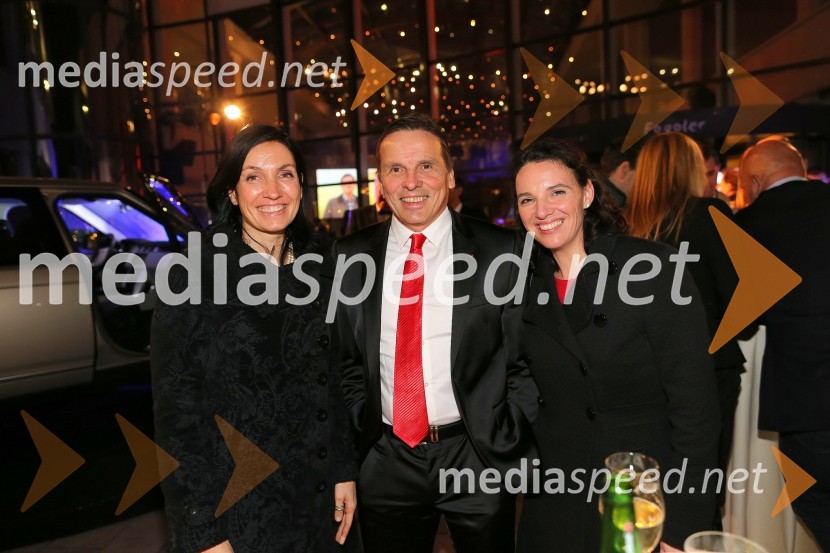 Dr. Irena Fonda, direktorica podjetja Fonda.si; Mitja Otorepec, direktor Summit leasing Slovenija; Tina Filipan, pomočnica direktorja Summit Leasing SlovenijaSummit avto, predstavitev novega avtomobila Range Rover