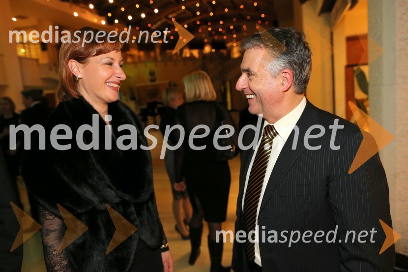 Maja Križmančič, izvršna direktorica za hotelsko operativo LifeClass; Tomaž Gantar, minister za zdravjeSummit avto, predstavitev novega avtomobila Range Rover