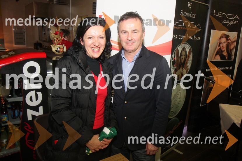 Diana Oblak, regijski vodja marketinga Mercator; Primož Ulaga, direktor Smučarske zveze SlovenijeDruženje s Tino Maze in predstavitev srebrnika z njeno podobo