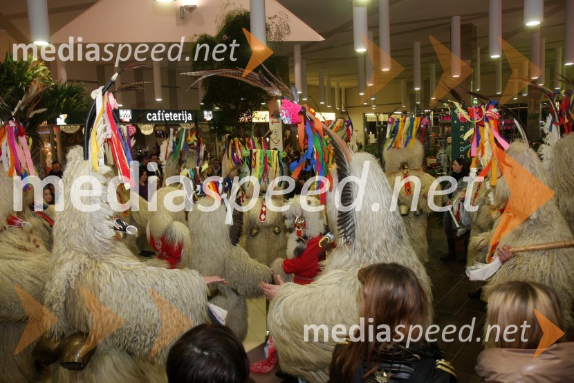 KurentiDruženje s Tino Maze in predstavitev srebrnika z njeno podobo