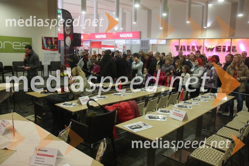 ObiskovalciDruženje s Tino Maze in predstavitev srebrnika z njeno podobo