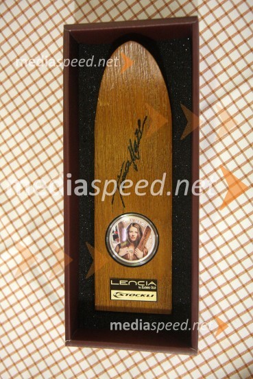 Srebrnik s podobo Tine MazeDruženje s Tino Maze in predstavitev srebrnika z njeno podobo