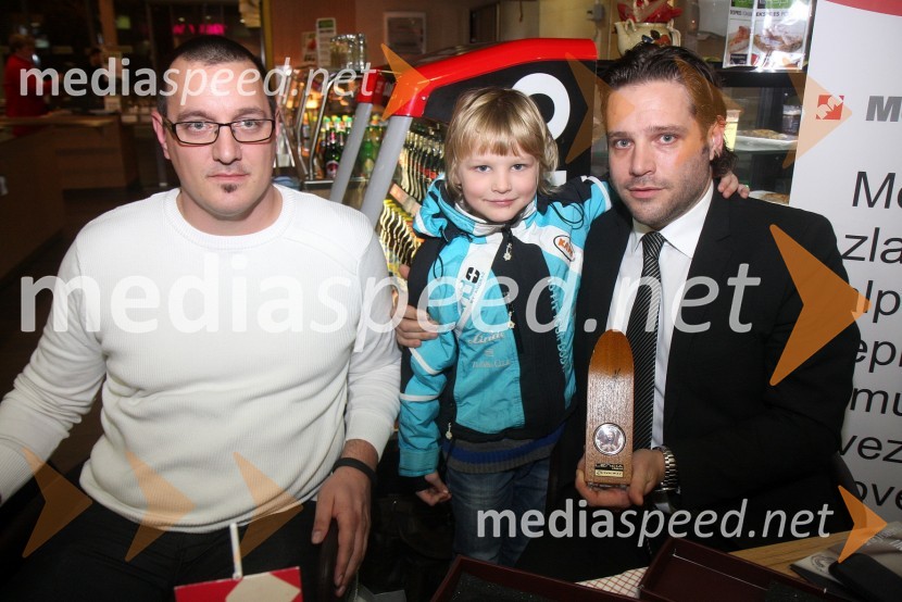 ...; ...; Jure Cekuta, vodja marketinga Zlatarne CeljeDruženje s Tino Maze in predstavitev srebrnika z njeno podobo