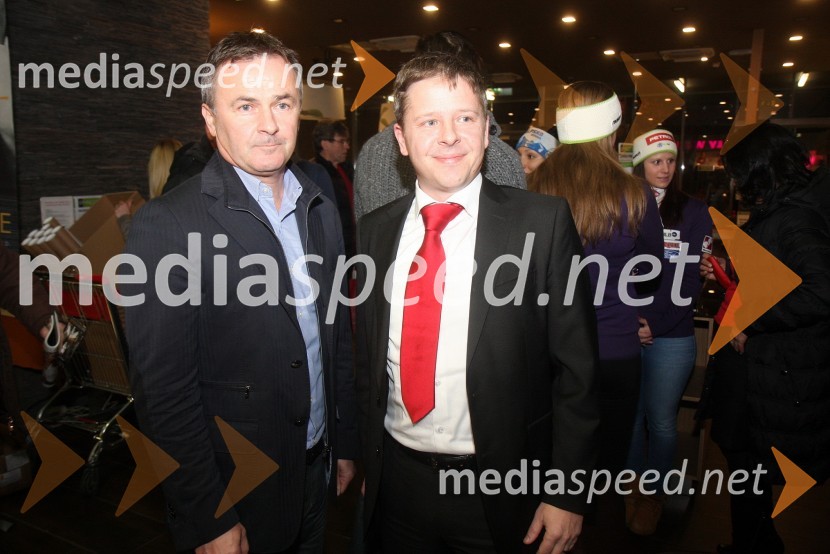 Primož Ulaga, direktor Smučarske zveze Slovenije; Igor Maroša, član uprave Mercator d.d.Druženje s Tino Maze in predstavitev srebrnika z njeno podobo