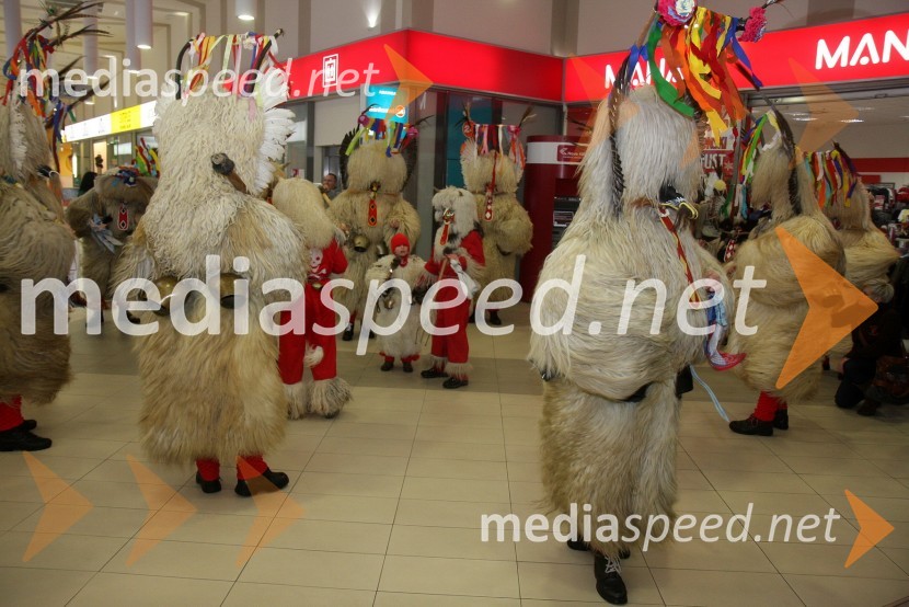 KurentiDruženje s Tino Maze in predstavitev srebrnika z njeno podobo