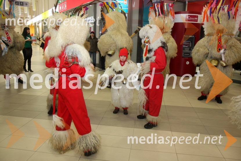 KurentiDruženje s Tino Maze in predstavitev srebrnika z njeno podobo