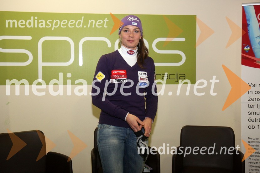 Tina Maze, smučarkaDruženje s Tino Maze in predstavitev srebrnika z njeno podobo