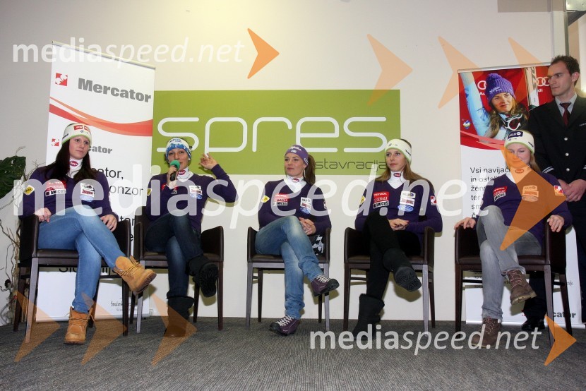 Ula Hafner, smučarka; Ilka Štuhec, smučarka; Tina Maze, smučarka; Ana Bucik, smučarka; Ana Drev, smučarkaDruženje s Tino Maze in predstavitev srebrnika z njeno podobo