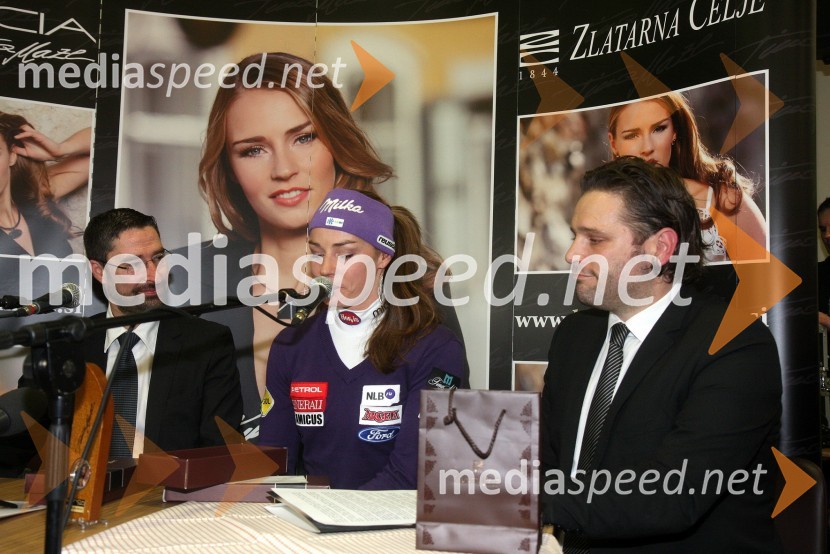 	Orlando Lorenzana, direktor prodaje Coin Invest Trust; Tina Maze, smučarka; Jure Cekuta, vodja marketinga Zlatarne CeljeDruženje s Tino Maze in predstavitev srebrnika z njeno podobo