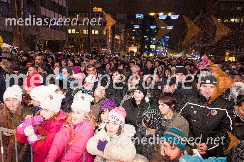 Obiskovalci49. Zlata lisica 2012, žrebanje štartnih številk za veleslalom ter koncert skupine Soul Fingers