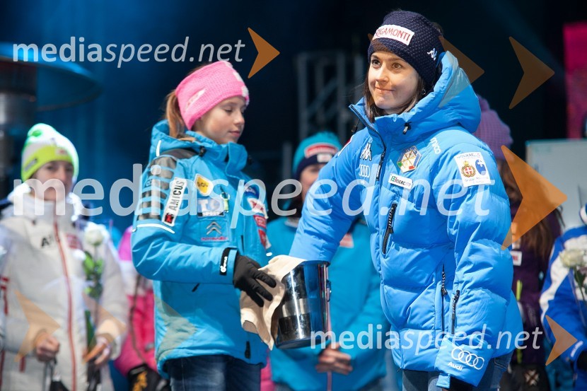 Irene Curtoni, smučarka (Italija)49. Zlata lisica 2012, žrebanje štartnih številk za veleslalom ter koncert skupine Soul Fingers